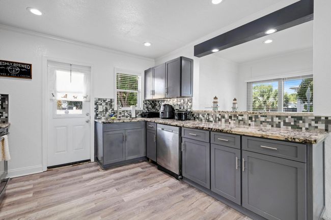 422 49 Th St, House other with 2 bedrooms, 1 bathrooms and null parking in West Palm Beach FL | Image 11