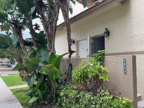 6654 Via Regina, Boca Raton, FL, 33433 | Card Image