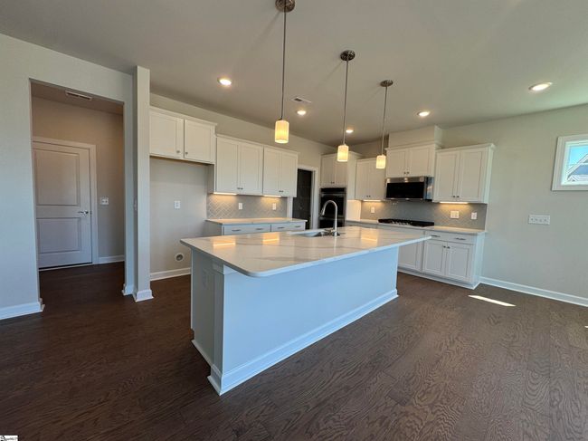 204 Isleview Pl, House other with 3 bedrooms, 3 bathrooms and 3 parking in Greer SC | Image 5