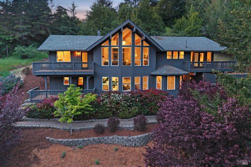 750 Wagnon Road, Sebastopol, CA, 95472 | Card Image