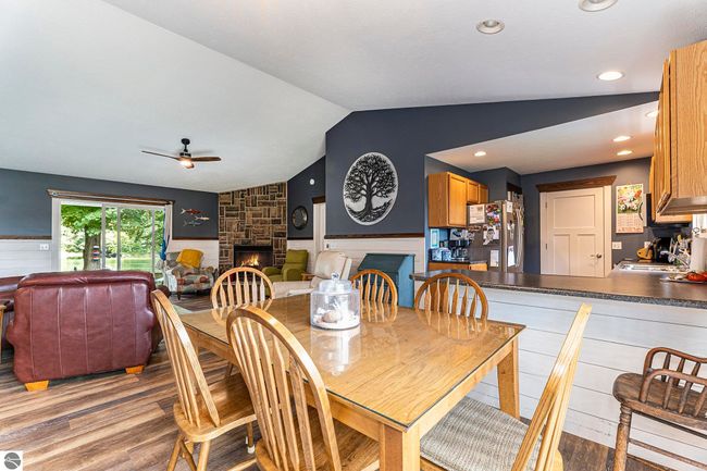 9531 Sunrise Ct, House other with 4 bedrooms, 3 bathrooms and null parking in Mesick MI | Image 8