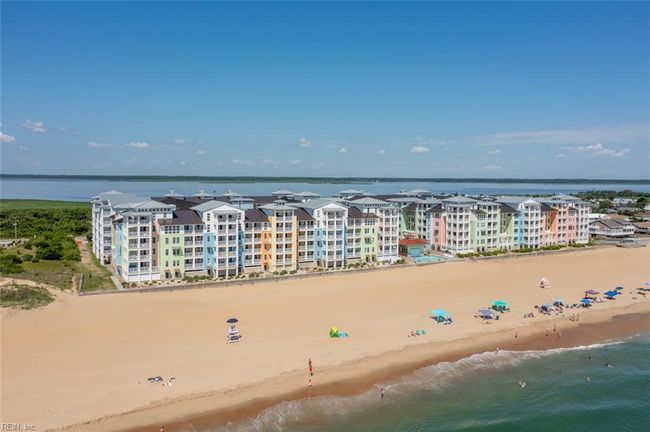 APT-121B - 3738 Sandpiper Rd, House attached with 2 bedrooms, 2 bathrooms and null parking in Virginia Beach VA | Image 4