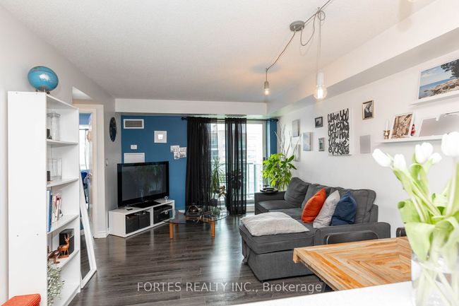 1101 - 9 Michael Power Pl, Condo with 2 bedrooms, 2 bathrooms and null parking in Etobicoke ON | Image 8