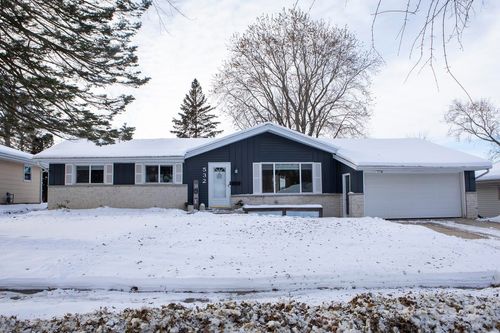 532 S 15th Ave, West Bend, WI, 53095-3714 | Card Image