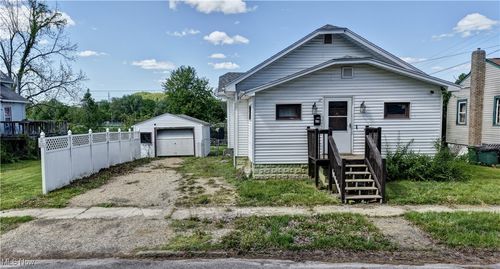 17 Spring St, Dennison, OH, 44621-1160 | Card Image