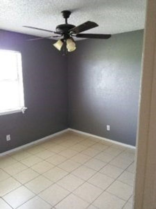 APT-236 - 1320 Wilson St, Condo with 2 bedrooms, 1 bathrooms and 2 parking in Lockhart TX | Image 8