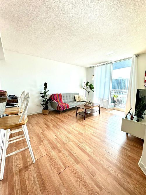 2004-275 Ne 18th St, Miami, FL, 33132-1252 | Card Image