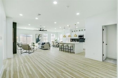 4015 Odessa St, Dallas, TX, 75212-1020 | Card Image