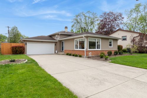 1105 E Barberry Ln, Mount Prospect, IL, 60056-1459 | Card Image