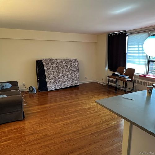 4f-117 S Highland Ave, Ossining, NY, 10562-5837 | Card Image