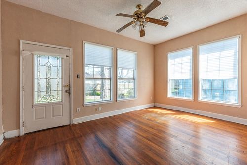 7609 Avenue E, Houston, TX, 77012-1235 | Card Image