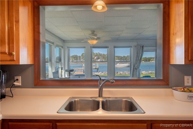 707 Riverside Dr, House other with 3 bedrooms, 2 bathrooms and null parking in Deltaville VA | Image 10