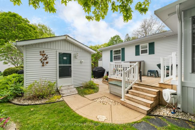 81402 Champlain Blvd, Home with 2 bedrooms, 2 bathrooms and 2 parking in Goderich ON | Image 28