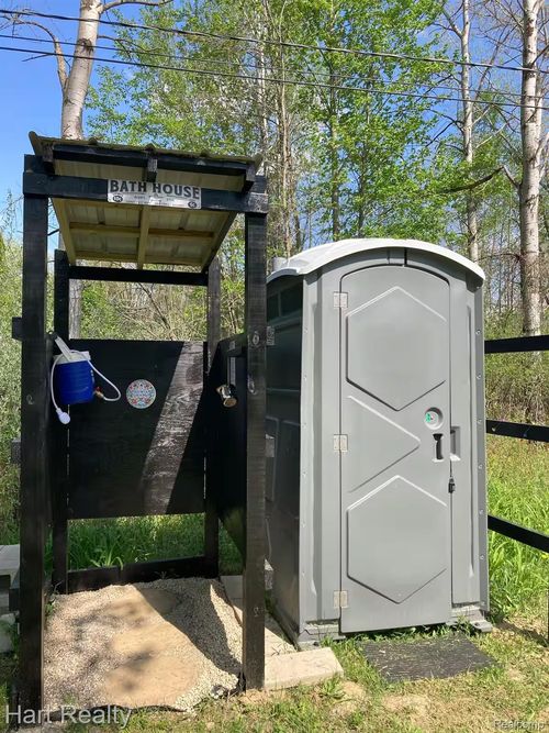 4250 Midway Dr, Silverwood, MI, 48760-9774 | Card Image