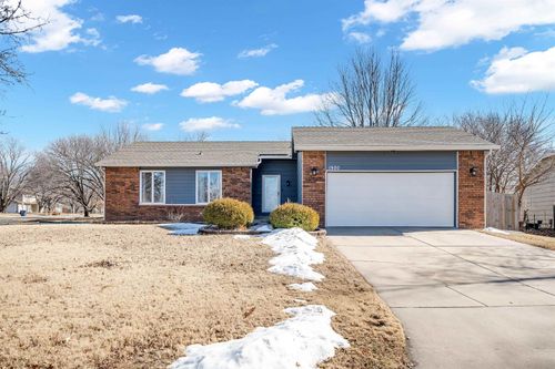 1920 N Wood Dr, Wichita, KS, 67212-5312 | Card Image