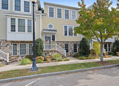 70 Parkview St, Weymouth, MA, 02190-3922 | Card Image