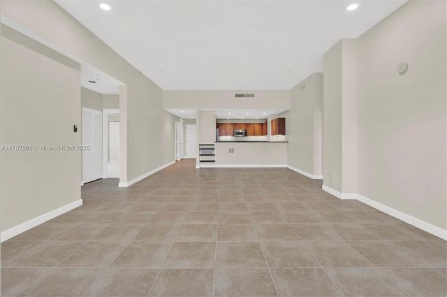 APT-503 - 8390 Sw 72 Nd Ave, Condo with 3 bedrooms, 3 bathrooms and null parking in Miami FL | Image 8