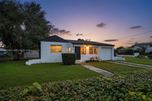 1090 Nw 77th St, Miami, FL, 33150-3255 | Card Image