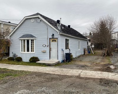 152 Duncan Ave S, House other with 2 bedrooms, 1 bathrooms and 2 parking in Kirkland Lake ON | Image 1