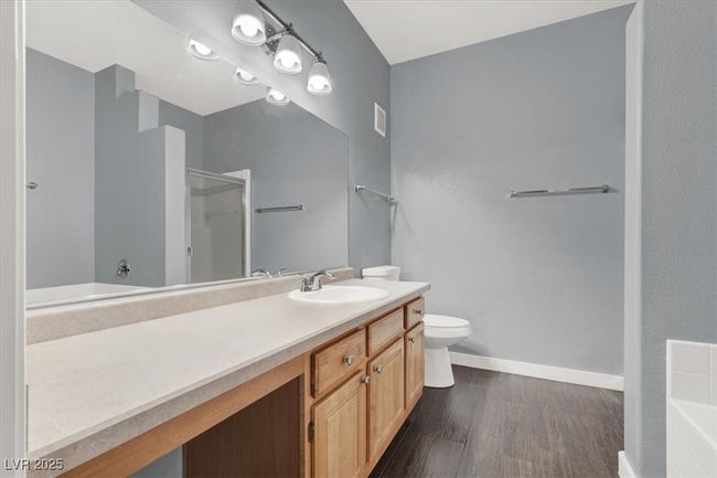 2024 - 5655 E Sahara Ave, Condo with 3 bedrooms, 2 bathrooms and null parking in Las Vegas NV | Image 9