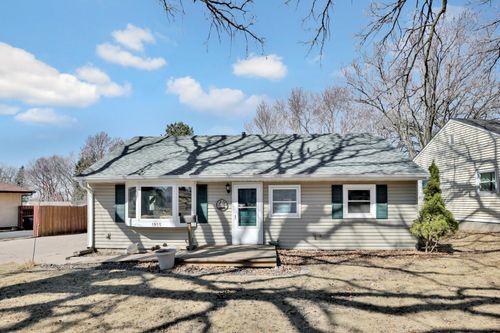 1955 Polaris Pl, North Saint Paul, MN, 55109-4035 | Card Image