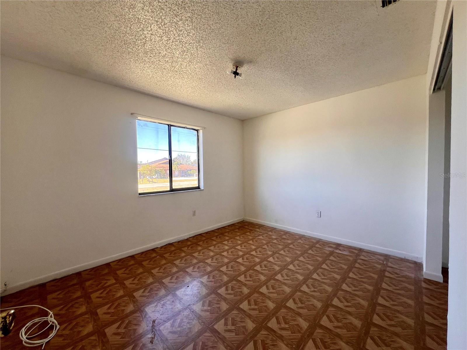 Residential Lease in MULBERRY 3