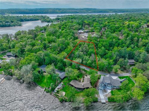 1205 Riverside Riverside Dr N, Hudson, WI, 54016-1149 | Card Image