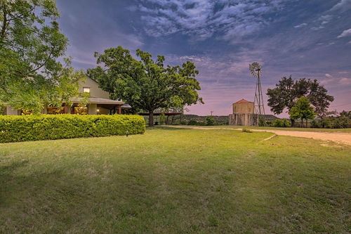 5709 Ranch Road 965, Fredericksburg, TX, 78624-6752 | Card Image