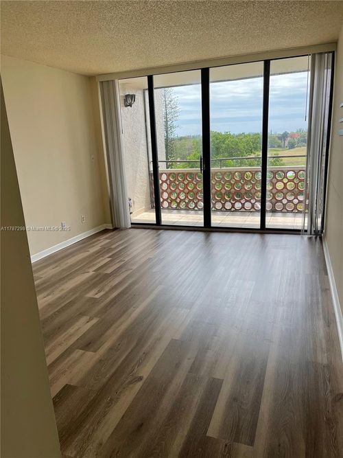 apt-4512-4222 Inverrary Blvd, Lauderhill, FL, 33319-4149 | Card Image