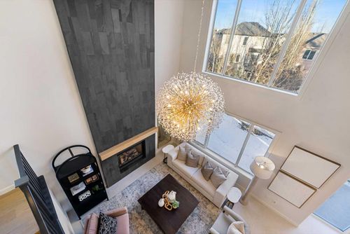 125 Discovery Pl Sw, Calgary, AB, T3H4N5 | Card Image