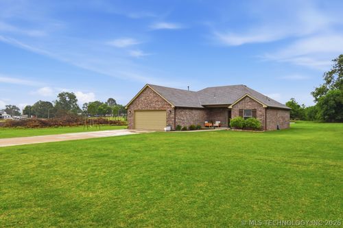 40 Osprey Dr, Sand Springs, OK, 74063-8190 | Card Image