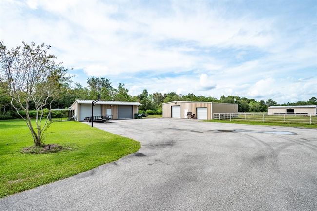 402 Cs Harmon Rd, Home with 4 bedrooms, 4 bathrooms and 2 parking in Hankamer TX | Image 34