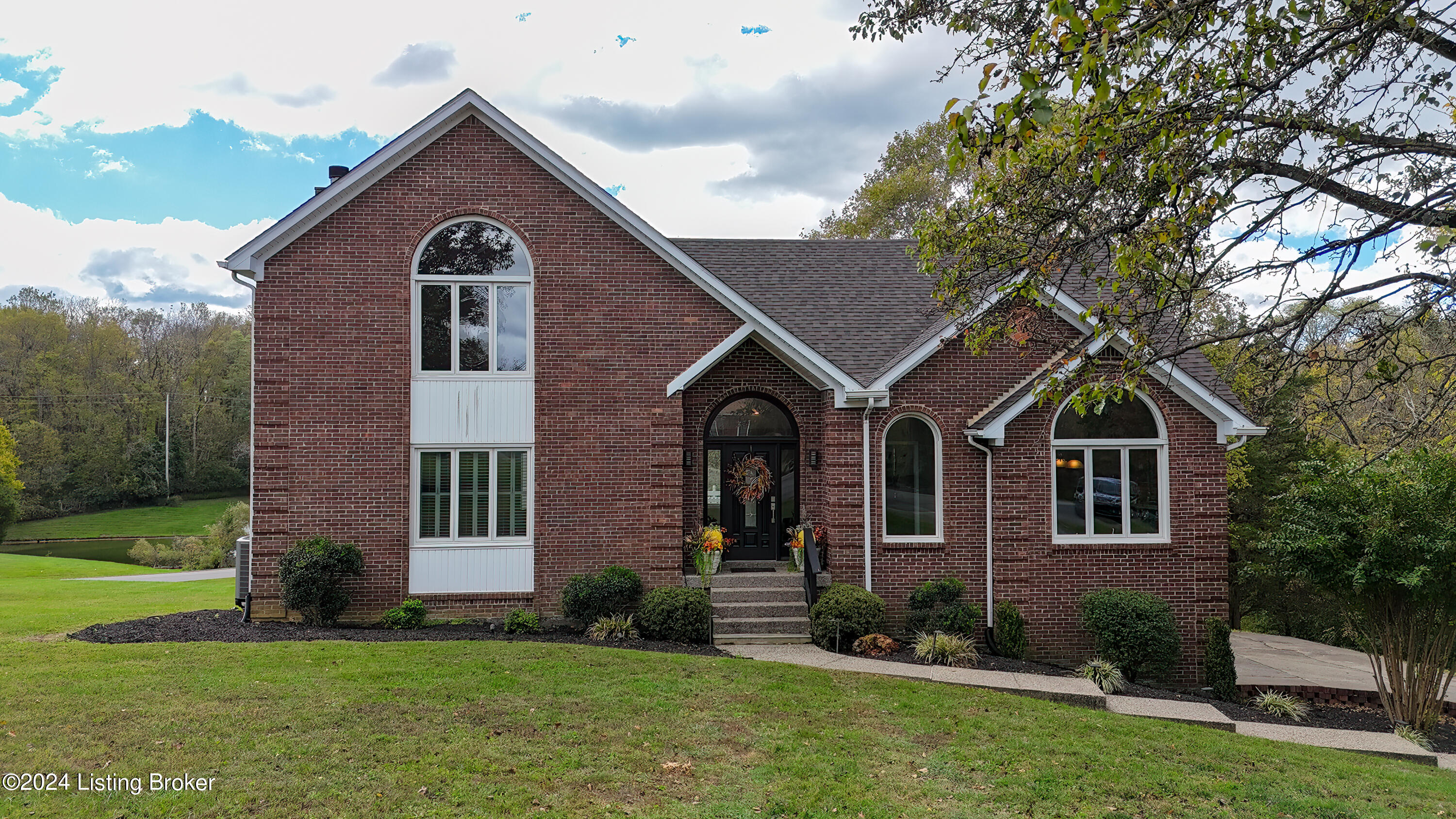 1508 Colonial Ct, For Sale in Goshen Zoocasa