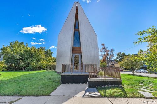 133 School St, Buffalo, NY, 14213-2045 | Card Image