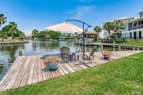 1050 Edgewater Ln, Gulf Breeze, FL, 32563-3312 | Card Image