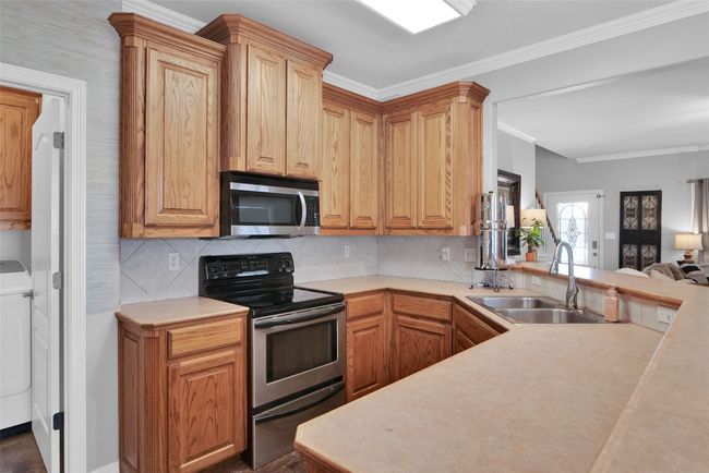 611 Clay Ln, House other with 4 bedrooms, 3 bathrooms and null parking in Sherman TX | Image 8