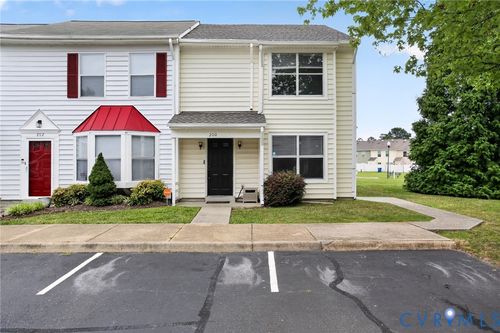 200 Whitewater Dr, Newport News, VA, 23608-4726 | Card Image