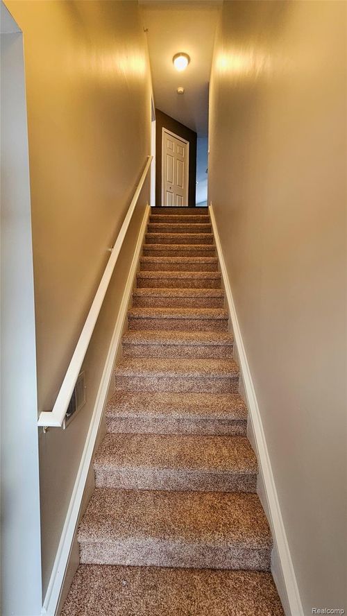 6203 Jasmine Dr, Walled Lake, MI, 48390-5830 | Card Image