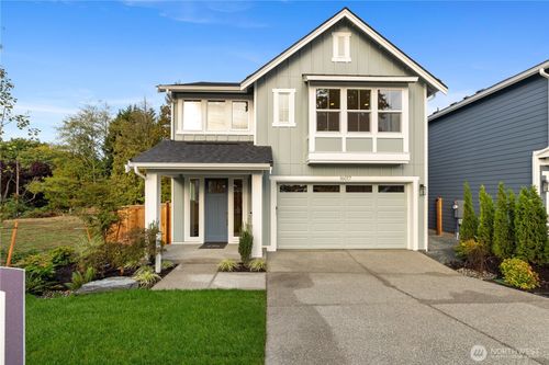 16017 124th Ave Ne, Woodinville, WA, 98072-7977 | Card Image