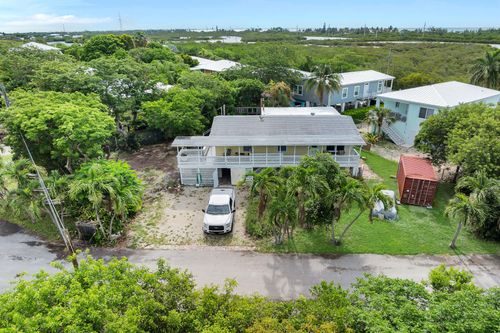 213 Parrish Dr, Marathon, FL, 33050-5618 | Card Image