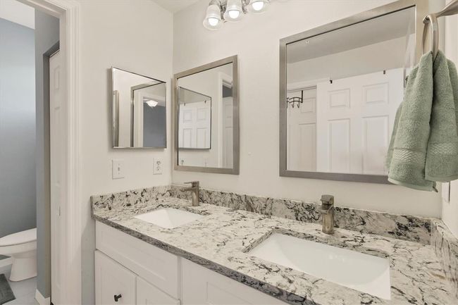 16-211 - 5700 Bentgrass Dr, Condo with 3 bedrooms, 3 bathrooms and null parking in SARASOTA FL | Image 22