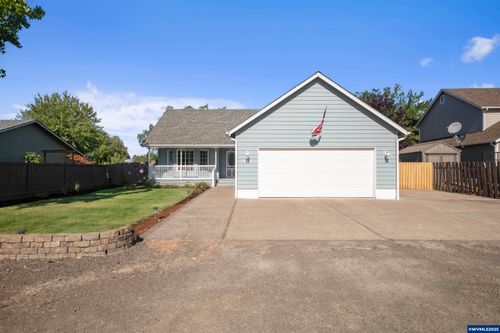 345 9th St, Harrisburg, OR, 97446 | Card Image
