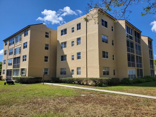 404-2811 Somerset Dr, Lauderdale Lakes, FL, 33311-1981 | Card Image