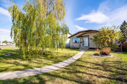 105 Erickson Dr, Red Deer, AB, T4R1X9 | Card Image