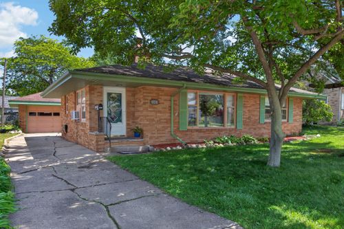 1903 Langley Ave, Saint Joseph, MI, 49085-1738 | Card Image