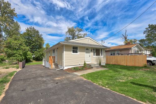 81 Homeside Ave, West Haven, CT, 06516-2408 | Card Image