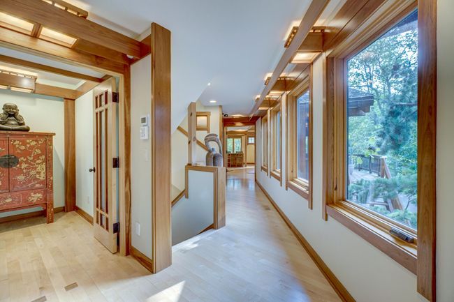 Second set of stairs and hallway leading to separate in-law suite | Image 29