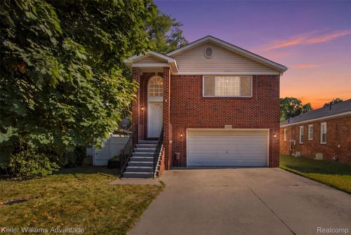 35143 Lewis St, Westland, MI, 48185-2195 | Card Image