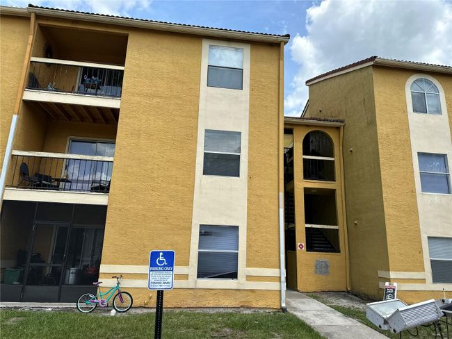 Osceola Village Townhomes, Kissimmee Real Estate for Sale | Zoocasa