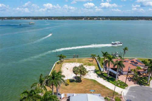 840 123rd Ave, TREASURE ISLAND, FL, 33706-1022 | Card Image